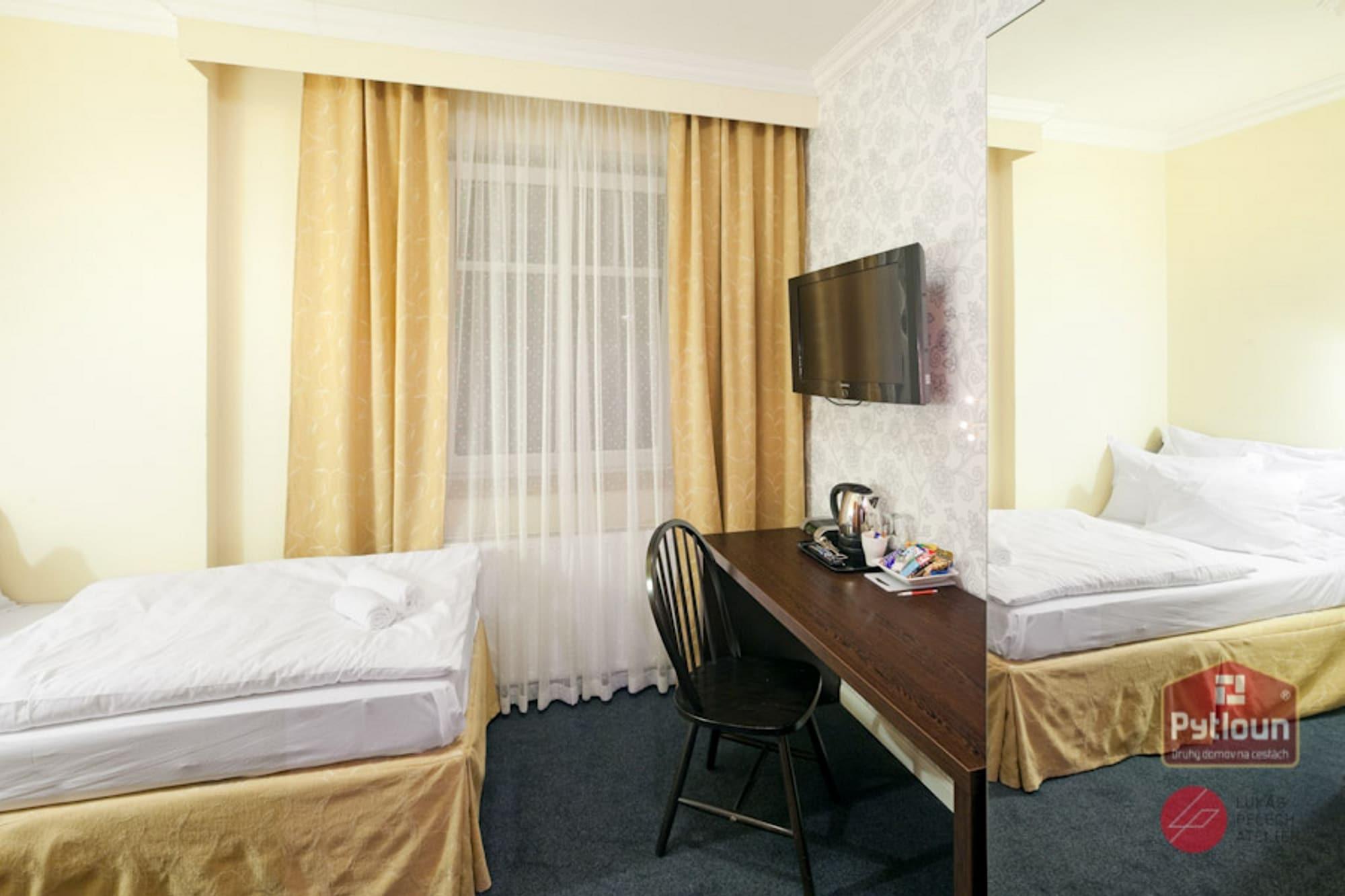 Pytloun Design Self Check-in Hotel Liberec