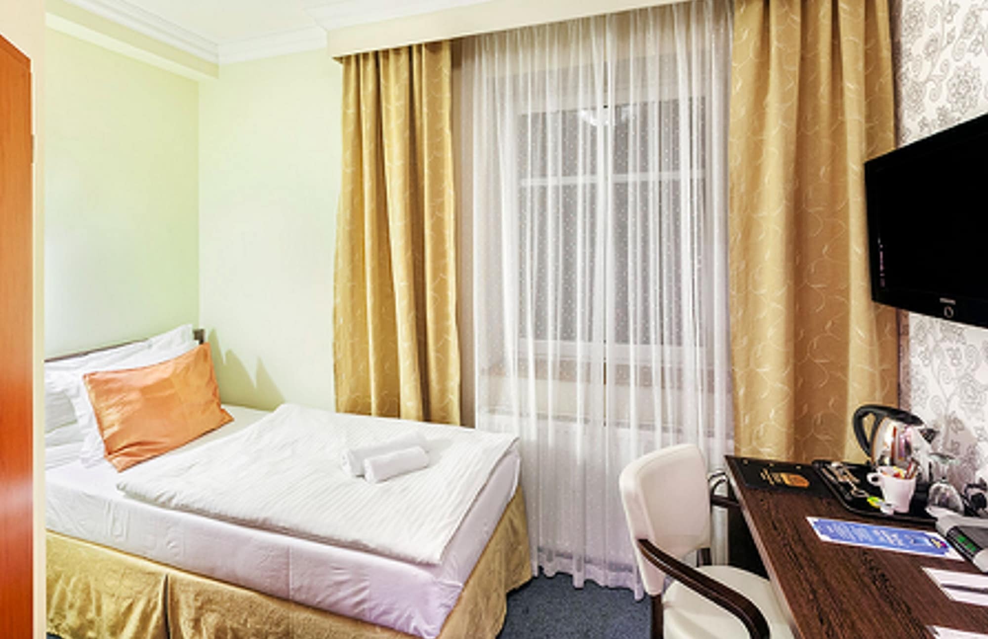 Pytloun Design Self Check-in Hotel 4*