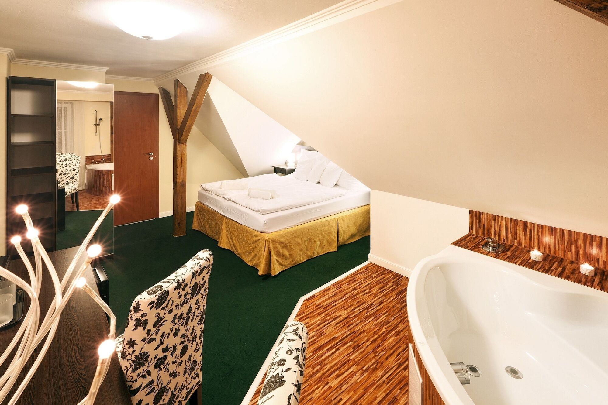 Pytloun Design Self Check-in Hotel 4*